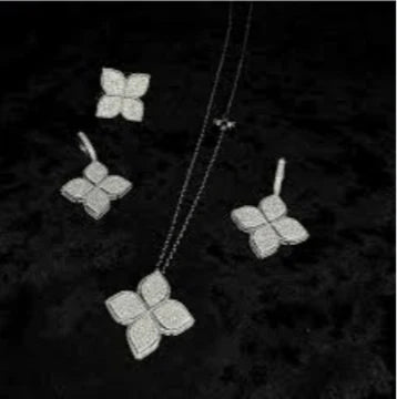 Four-Leaf Necklace Set - Describings