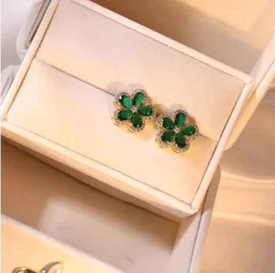 Emerald Zircon Flower Pendant Set - Describings