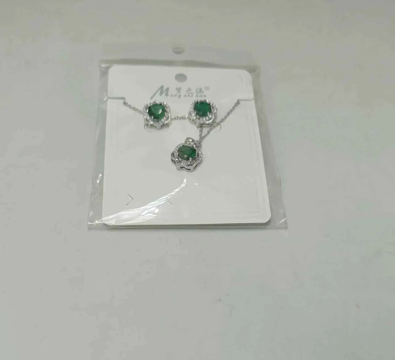 Emerald Zircon Flower Pendant Set - Describings