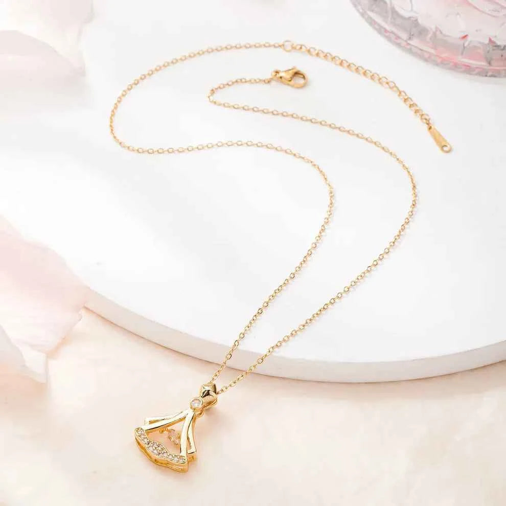 Rhinestone Decor Pendant Necklace - Describings