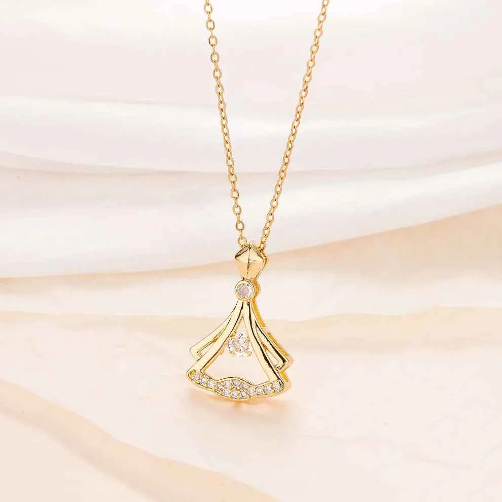 Rhinestone Decor Pendant Necklace - Describings