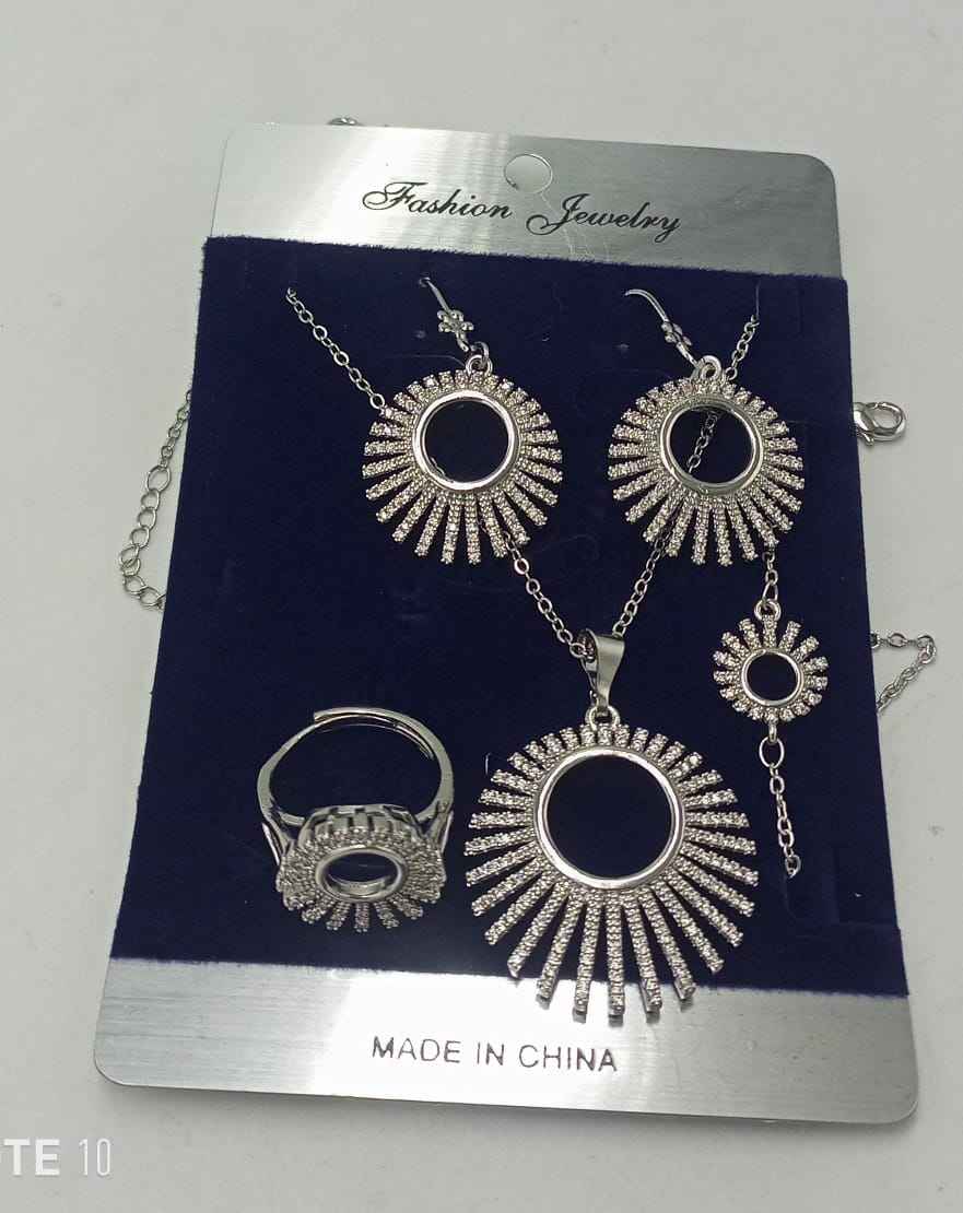 Cubic Zircon Set - Describings