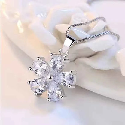 Zircon Petal Flower Necklace Set - Describings