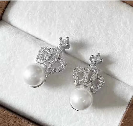 Crown Pearl Necklace Set - Describings