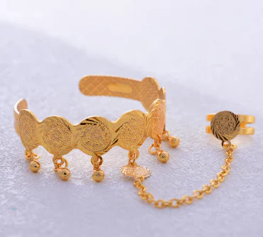 Bracelet With Open Ring - Describings
