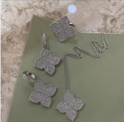 Four-Leaf Necklace Set - Describings