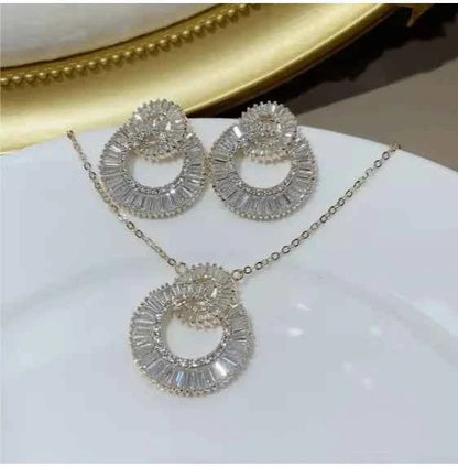 Infinity Necklace Set - Describings
