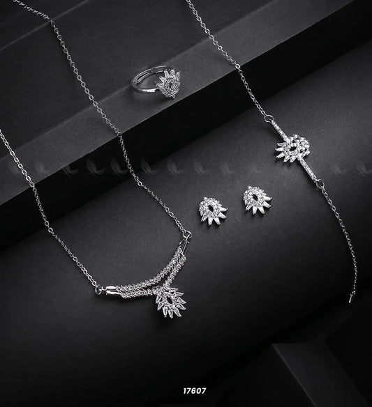 Mirage Necklace Set - Describings